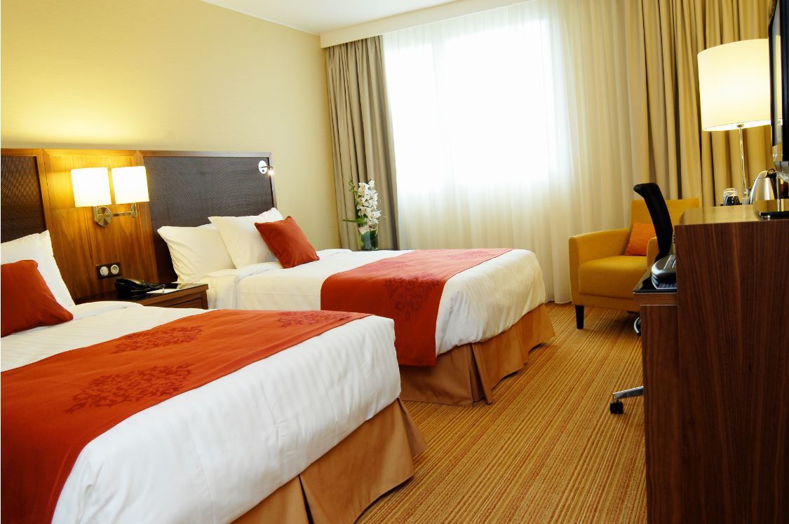 Courtyard By Marriott Toulouse Airport Hotel Room photo